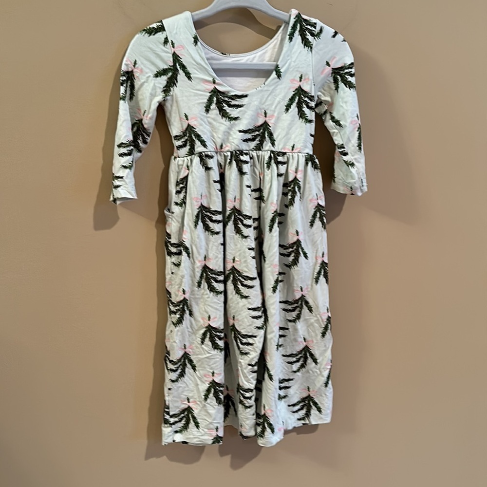 Sweet honey mistletoe holiday jumpsuit - Picture 3 of 4
